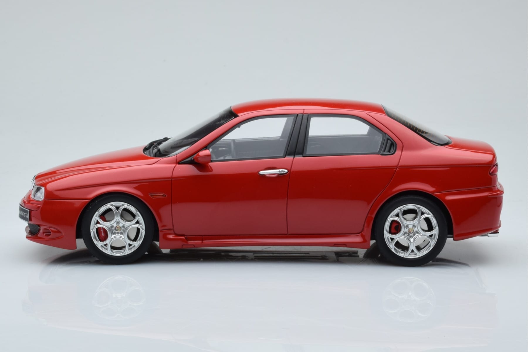 Alfa Romeo 156 GTA Rot Otto 1:18 OT1017 Resin — Bild 3 von 6