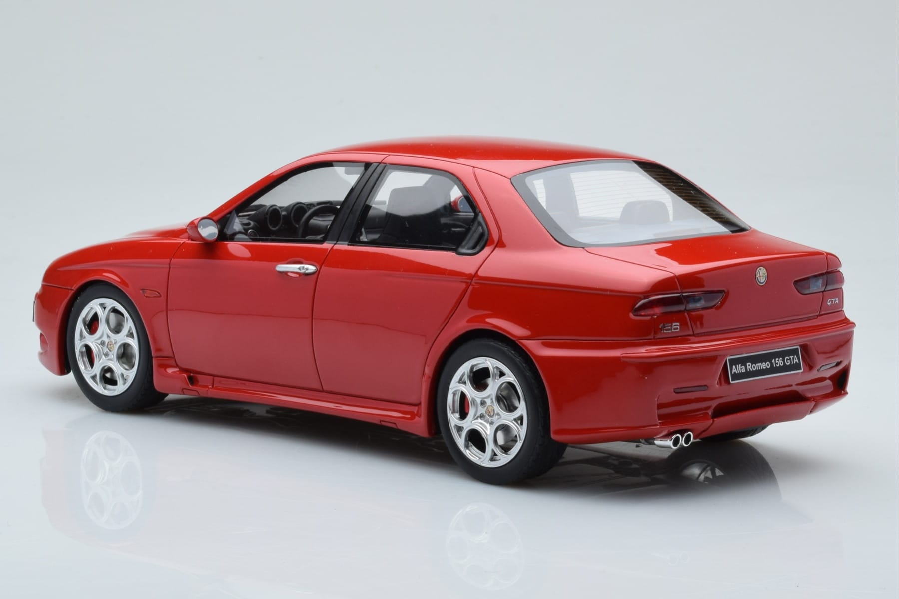 Alfa Romeo 156 GTA Rot Otto 1:18 OT1017 Resin — Bild 5 von 6