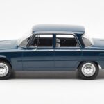Alfa Romeo Giulia TI Petrol Blau Norev 1:18 - image 3 of 6