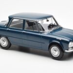 Alfa Romeo Giulia TI Petrol Blau Norev 1:18 - image 4 of 6