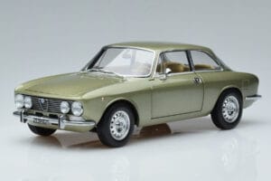 Alfa Romeo GTV 2000 Grün Limitierte Auflage Norev 1:18 187913 Druckguss