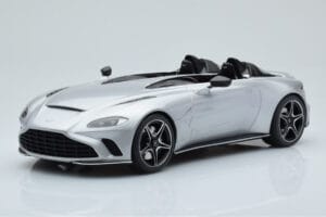 Aston Martin V12 Speedster Silber GT Spirit 1:18 GT430