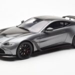 Aston Martin V12 Vantage Magnetic Silber GT Spirit 1:18 GT443