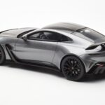 Aston Martin V12 Vantage Magnetic Silber GT Spirit 1:18 GT443 - image 5 of 6