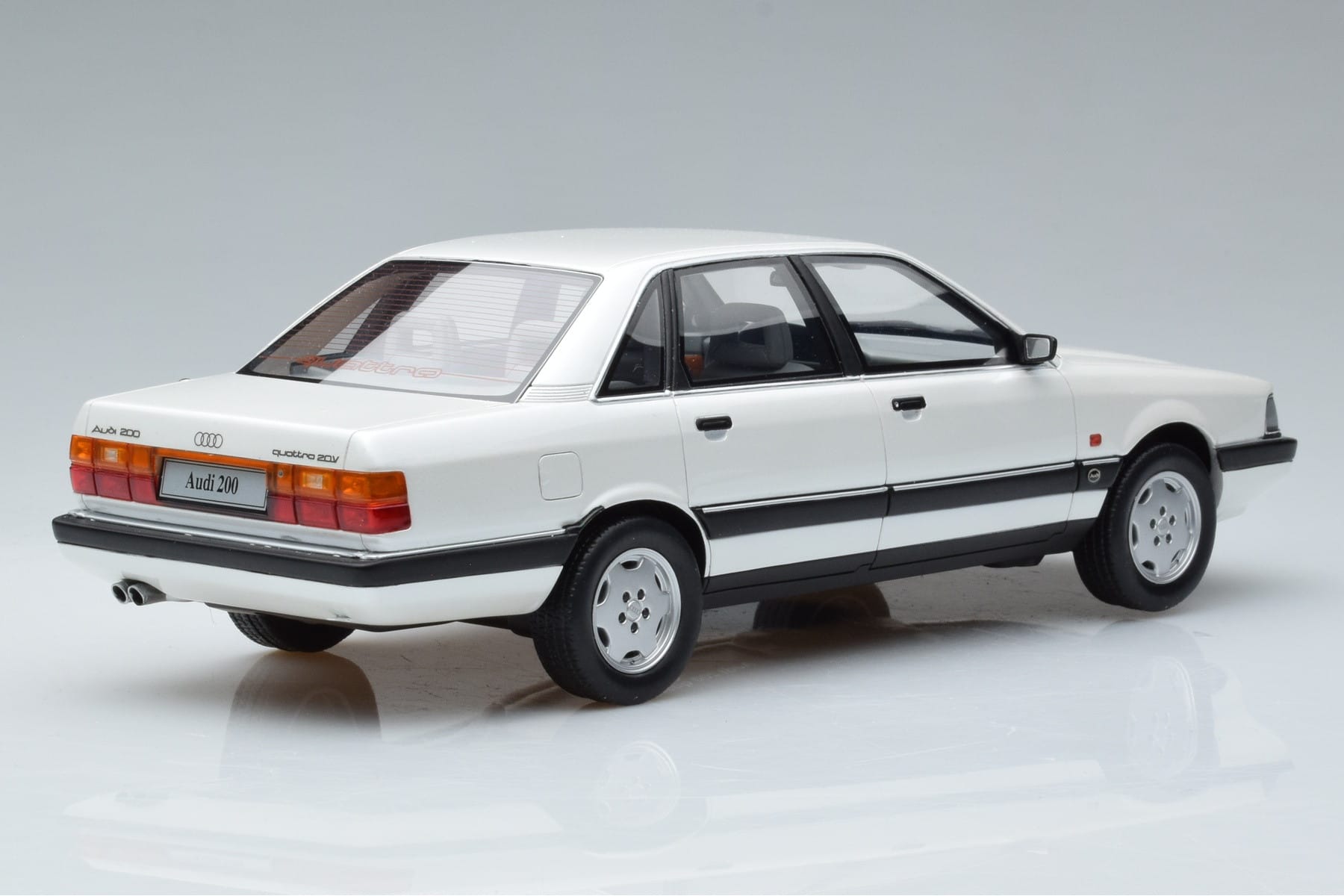 Audi 200 Quattro C3 Weiß Otto 1:18 OT408 Resin — Bild 2 von 6
