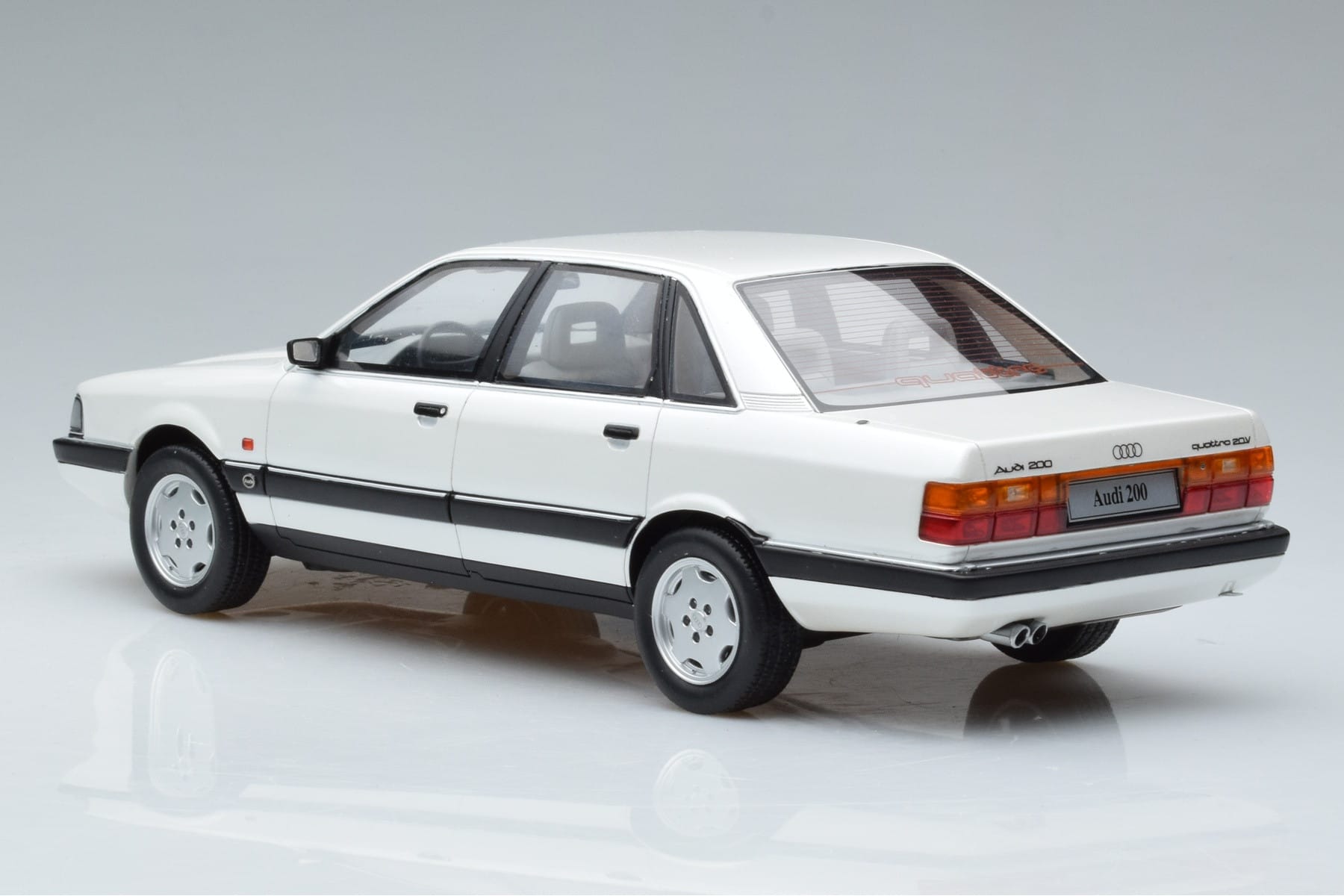 Audi 200 Quattro C3 Weiß Otto 1:18 OT408 Resin — Bild 5 von 6