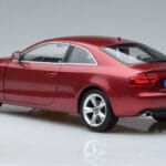 Audi A5 B8 Granatrot Norev 1:18 188352 Druckguss - image 6 of 7