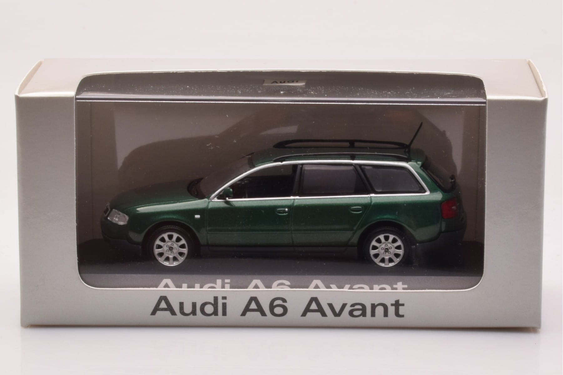 Audi A6 C5 Avant Grün Minichamps 1:43 5010106213 Druckguss — Bild 4 von 4