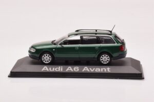 Audi A6 C5 Avant Grün Minichamps 1:43 5010106213