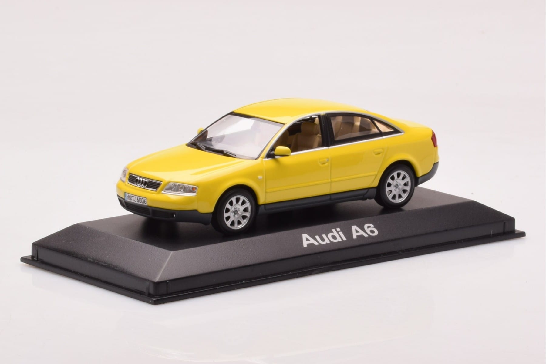 Audi A6 C5 Gelb Minichamps 1:43 IND47004 Druckguss — Bild 2 von 4