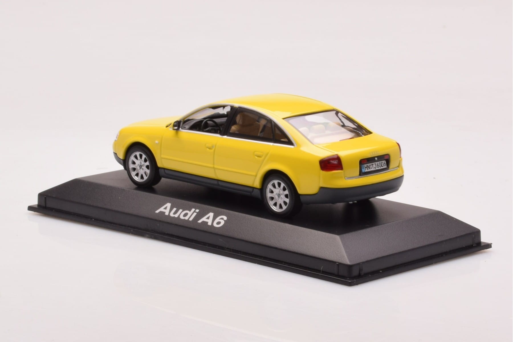 Audi A6 C5 Gelb Minichamps 1:43 IND47004 Druckguss — Bild 3 von 4