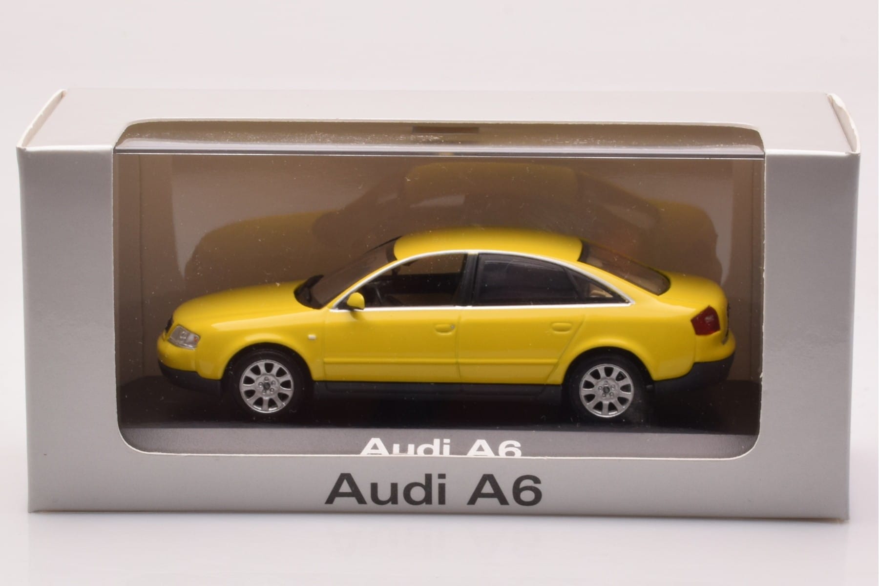 Audi A6 C5 Gelb Minichamps 1:43 IND47004 Druckguss — Bild 4 von 4