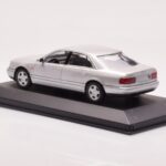 Audi A8 D2 Silber Minichamps 1:43 - image 3 of 4