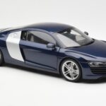 Audi R8 4.2 FSI V8 Blau Kyosho 1:18 09213BL - image 6 of 8