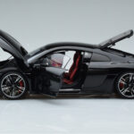 Audi R8 Performance Schwarz Kengfai 1:18 - image 4 of 10