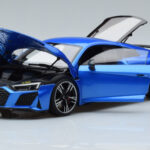 Audi R8 Performance Blau Kengfai 1:18 - image 2 of 10