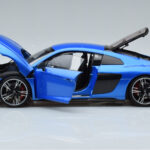 Audi R8 Performance Blau Kengfai 1:18 - image 4 of 10