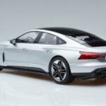 Audi RS e-tron GT Silber Norev 1:18 188381 Druckguss - image 5 of 6