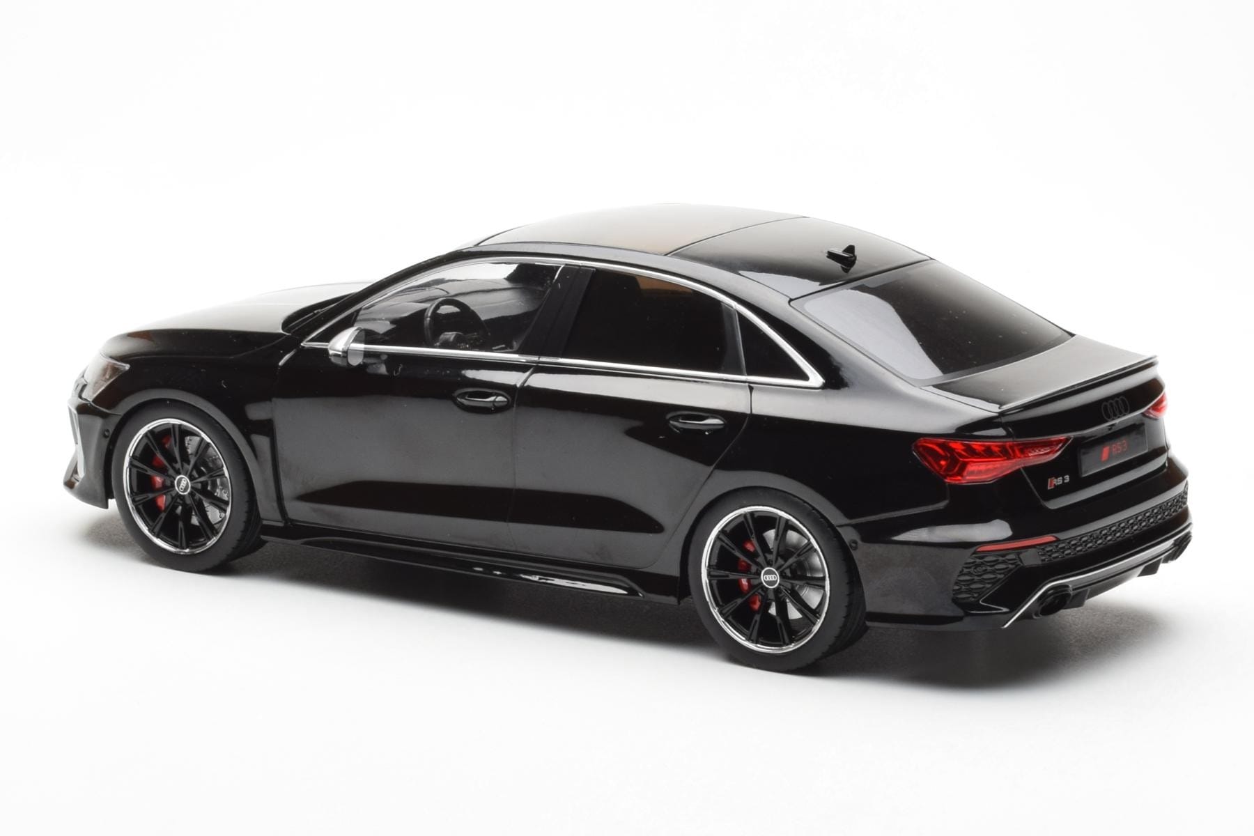 Audi RS3 8Y Limousine Schwarz MCG 1:18 MCG18450 Druckguss — Bild 5 von 6