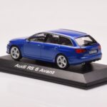 Audi RS6 C6 Sepang Blau Minichamps 1:43 - image 3 of 4