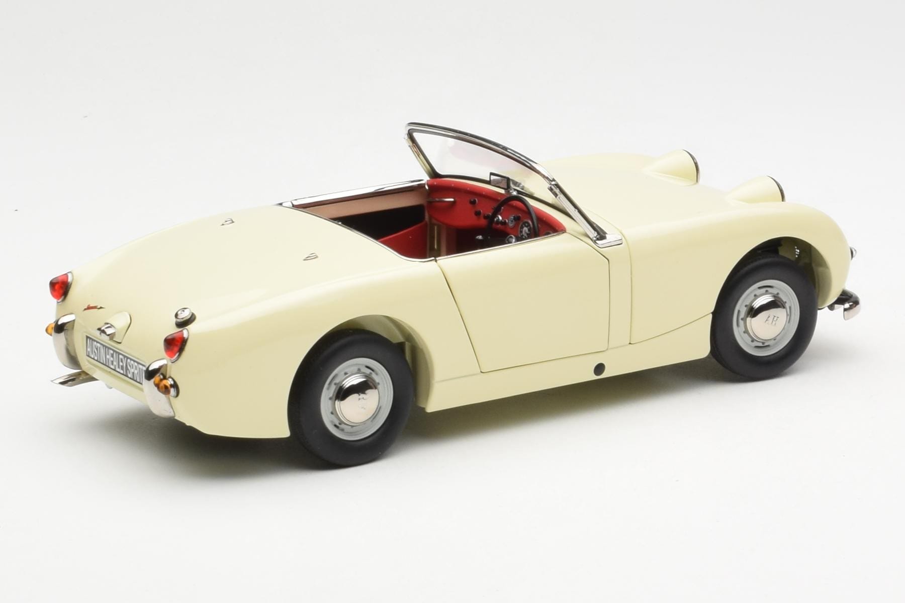 Austin-Healey Sprite Mk I Open Old English Weiß Kyosho 1:18 08953EW Druckguss — Bild 3 von 8