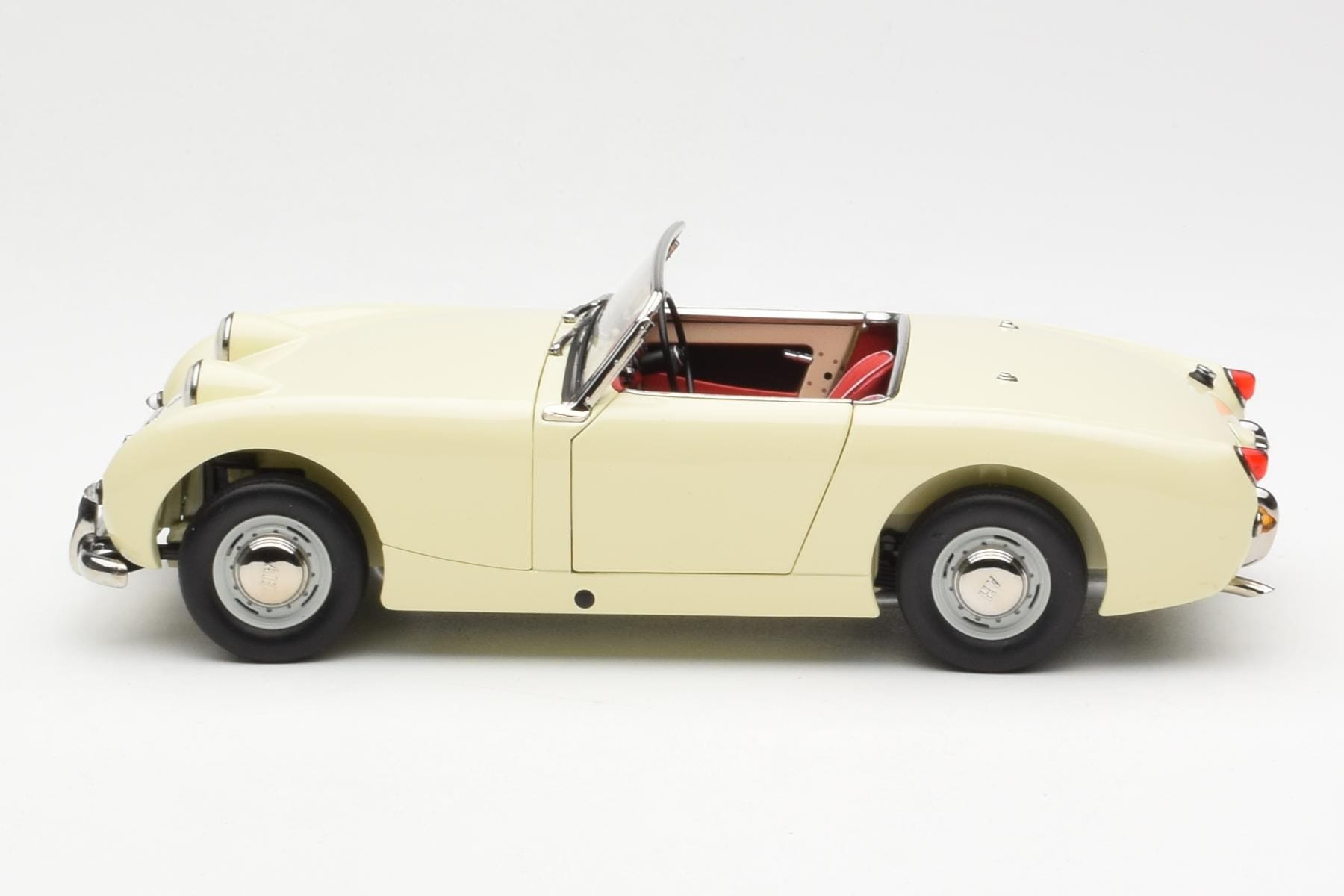 Austin-Healey Sprite Mk I Open Old English Weiß Kyosho 1:18 08953EW Druckguss — Bild 4 von 8