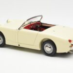 Austin-Healey Sprite Mk I Open Old English Weiß Kyosho 1:18 08953EW - image 7 of 8