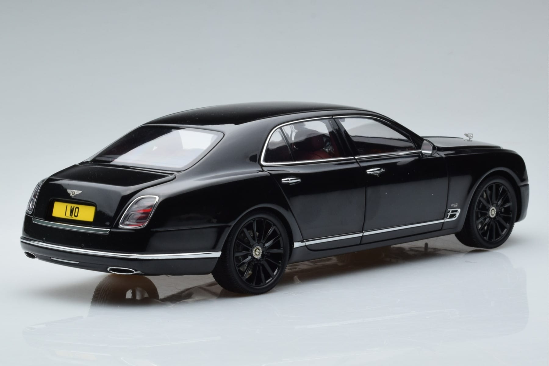 Bentley Mulsanne W.O. Edition By Mulliner Schwarz Almost Real 1:18 830508 Druckguss — Bild 3 von 11