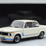 BMW 2002 Turbo Weiß Kyosho 1:18 - image 8 of 8