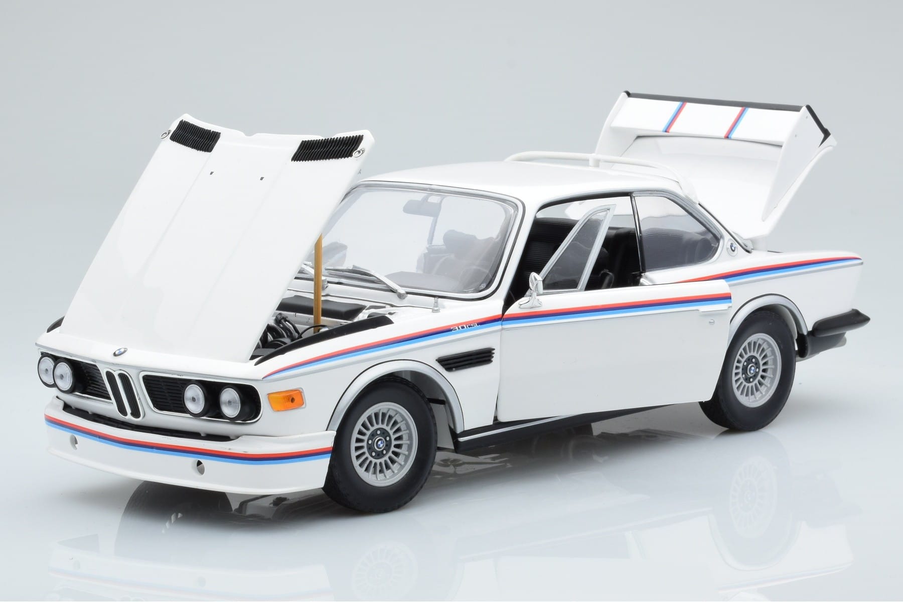 BMW 3.0 CSL E9 Weiß Dealer Edition Minichamps 1:18 80435A5D020 Druckguss — Bild 2 von 7