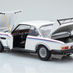 BMW 3.0 CSL E9 Weiß Dealer Edition Minichamps 1:18 - image 4 of 7