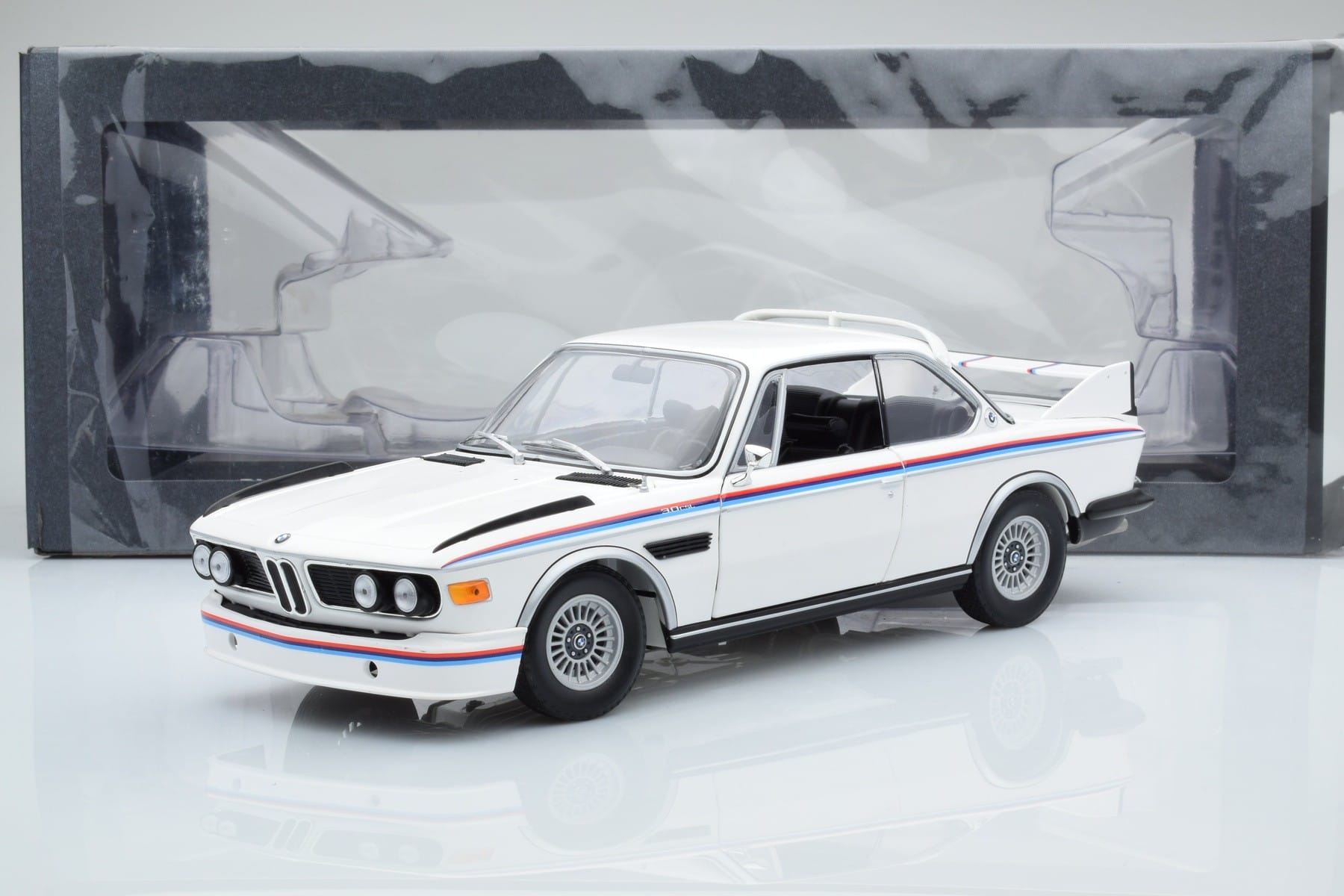BMW 3.0 CSL E9 Weiß Dealer Edition Minichamps 1:18 80435A5D020 Druckguss — Bild 7 von 7