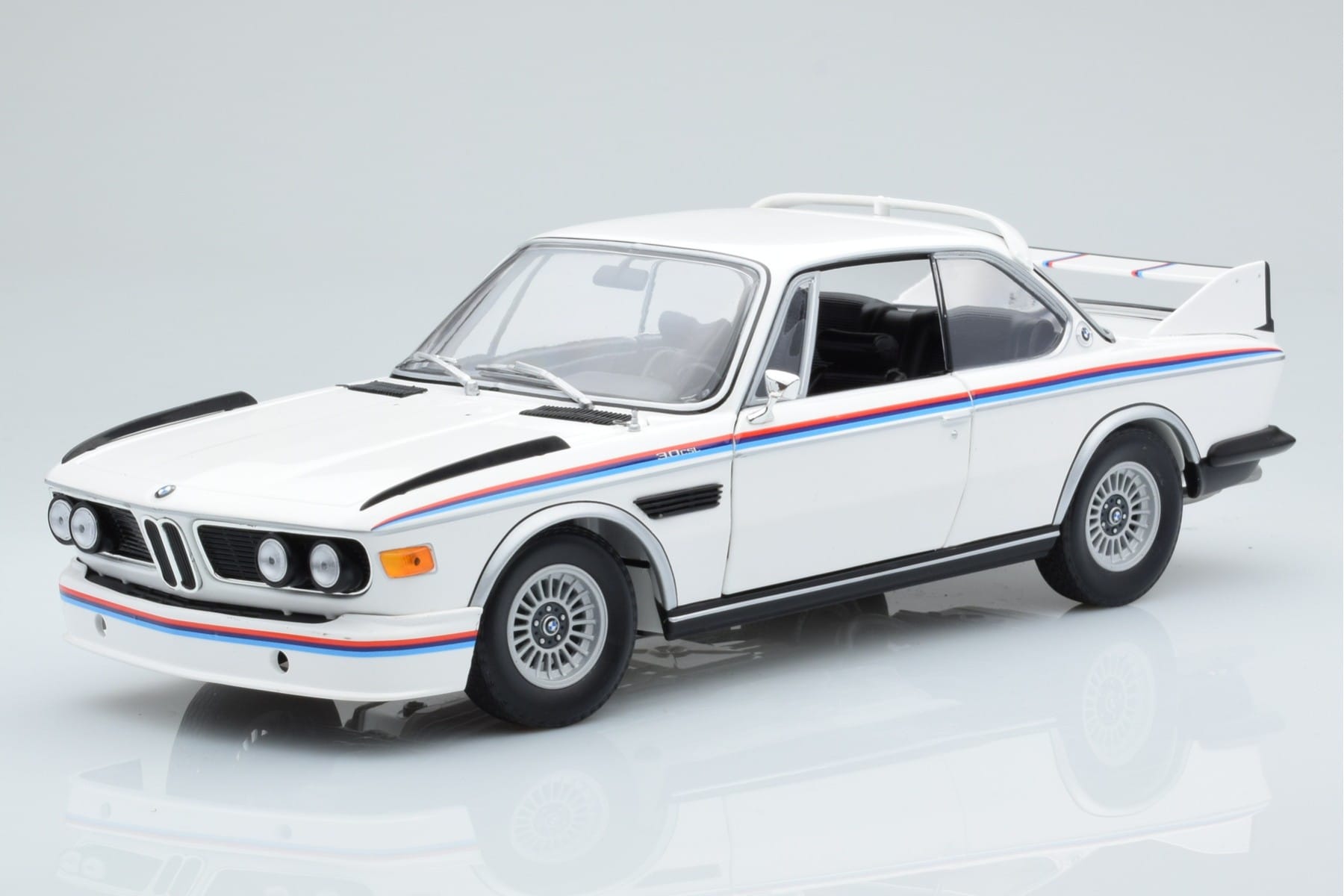 BMW 3.0 CSL E9 Weiß Dealer Edition Minichamps 1:18 80435A5D020 Druckguss