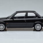 BMW 325i E30 Schwarz Norev 1:18 - image 3 of 6