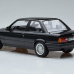 BMW 325i E30 Schwarz Norev 1:18 - image 5 of 6