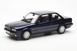 BMW 325i E30 Blau Metallic Norev 1:18