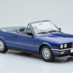 BMW 325i E30 Cabriolet Blau MCG 1:18 - image 3 of 5