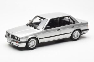 BMW 325i E30 Silber Otto 1:18 OT912
