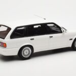 BMW 325i E30 Touring M Package Weiß Otto 1:18 - image 2 of 5