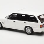 BMW 325i E30 Touring M Package Weiß Otto 1:18 - image 4 of 5