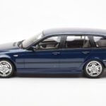 BMW 330i E46 Touring Blau Otto 1:18 - image 3 of 6