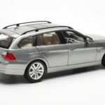 BMW 330i E91 Touring Grau Metallic Kyosho 1:18 - image 3 of 8