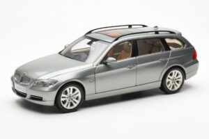BMW 330i E91 Touring Grau Metallic Kyosho 1:18 80430394359