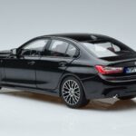 BMW 330i G20 Schwarz Metallic Norev 1:18 183277 Druckguss - image 6 of 7