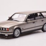 BMW 530i E34 Touring Grau Metallic MCG 1:18