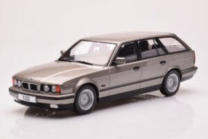 BMW 530i E34 Touring Grau Metallic MCG 1:18 MCG18330