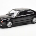 BMW 540i E34 Schwarz Metallic MCG 1:18