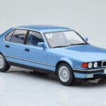 BMW 7 Series E32 730i Blau MCG 1:18 MCG18160 Druckguss - image 3 of 5