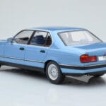 BMW 7 Series E32 730i Blau MCG 1:18 MCG18160 Druckguss - image 4 of 5