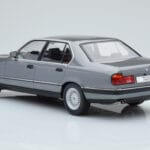 BMW 7 Series E32 740i Silber MCG 1:18 MCG18161 Druckguss - image 4 of 5